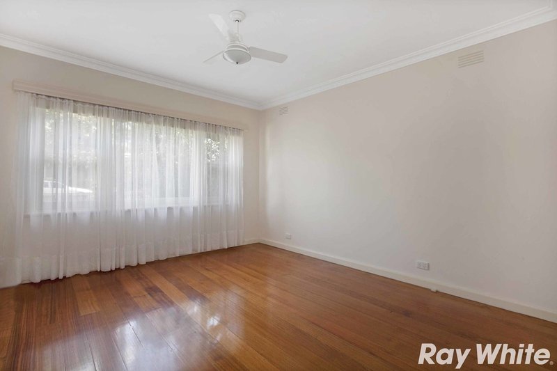 Photo - 87 Rathcown Road, Reservoir VIC 3073 - Image 5