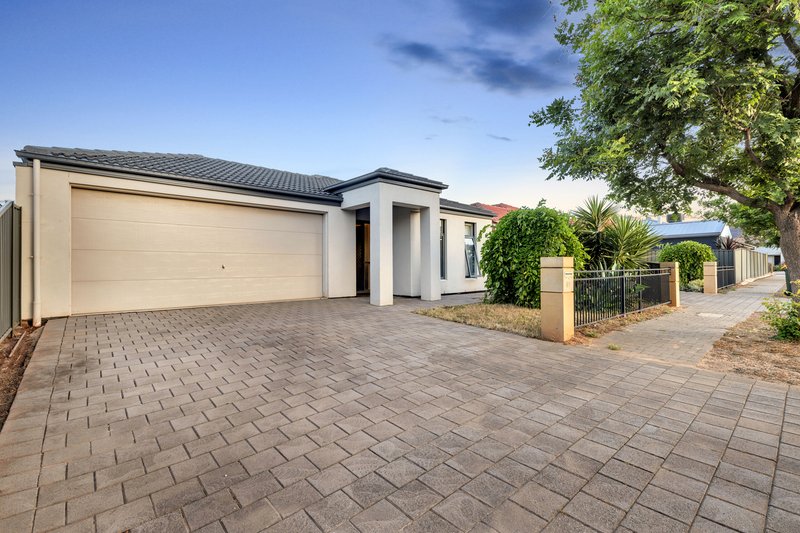 Photo - 87 Riesling Crescent, Andrews Farm SA 5114 - Image 2