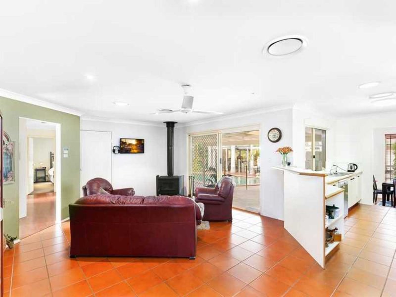 Photo - 87 San Fernando Drive, Worongary QLD 4213 - Image 8