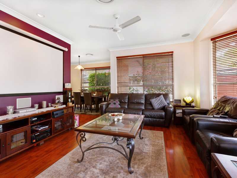 Photo - 87 San Fernando Drive, Worongary QLD 4213 - Image 5