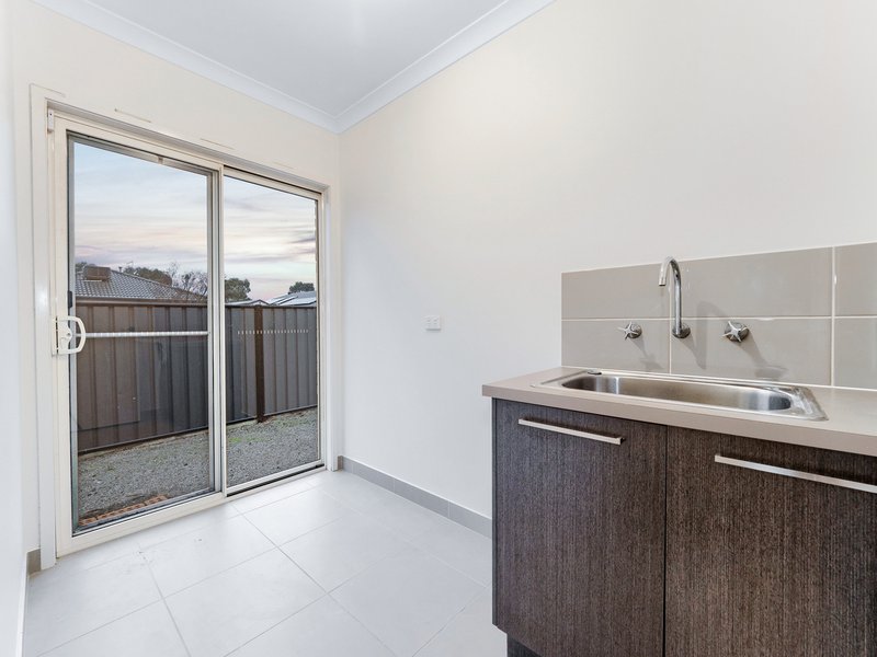 Photo - 87 Selandra Boulevard, Clyde North VIC 3978 - Image 15