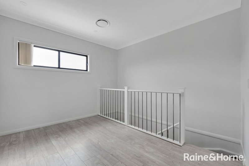 Photo - 87 Seventh Avenue, Austral NSW 2179 - Image 9