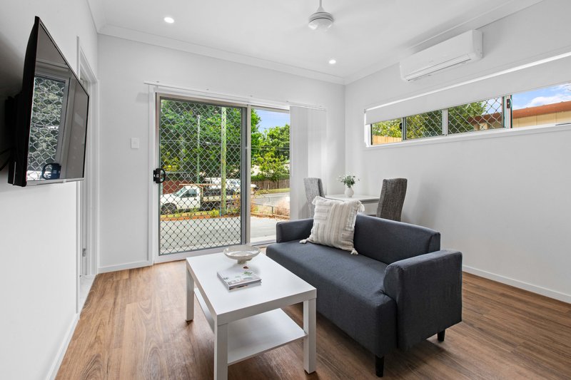 Photo - 87 Southwick Street, Wynnum QLD 4178 - Image 1