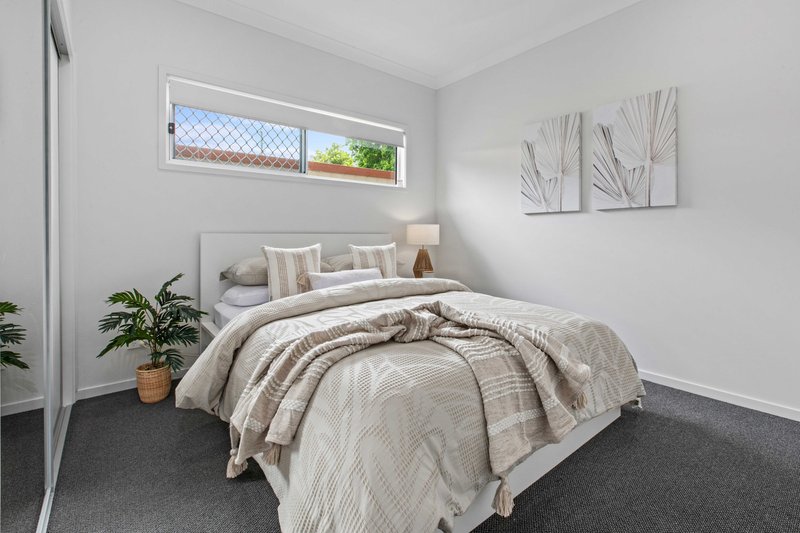 Photo - 87 Southwick Street, Wynnum QLD 4178 - Image 3