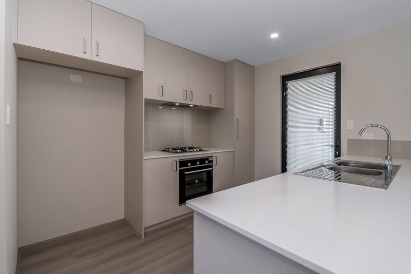 Photo - 87 Strive Loop, Girrawheen WA 6064 - Image 6