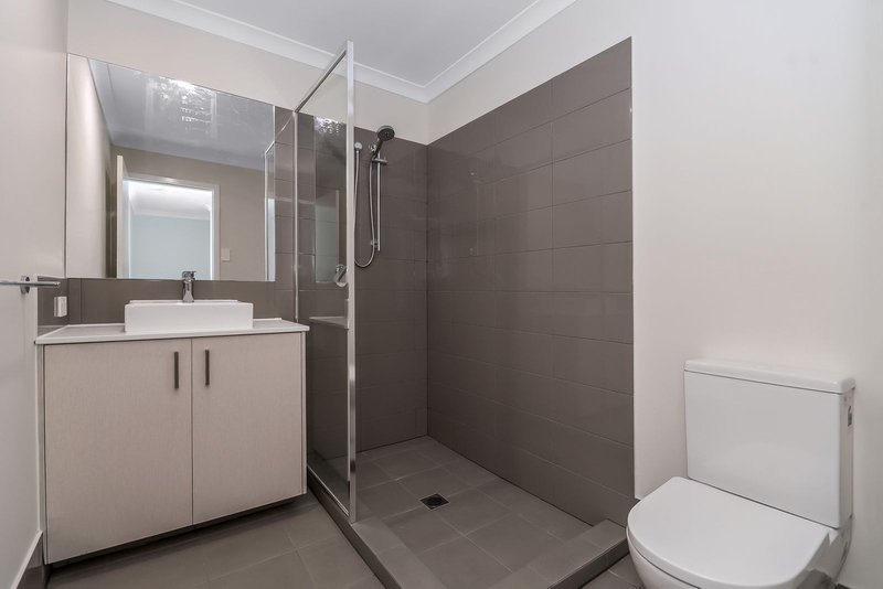 Photo - 87 Strive Loop, Girrawheen WA 6064 - Image 12