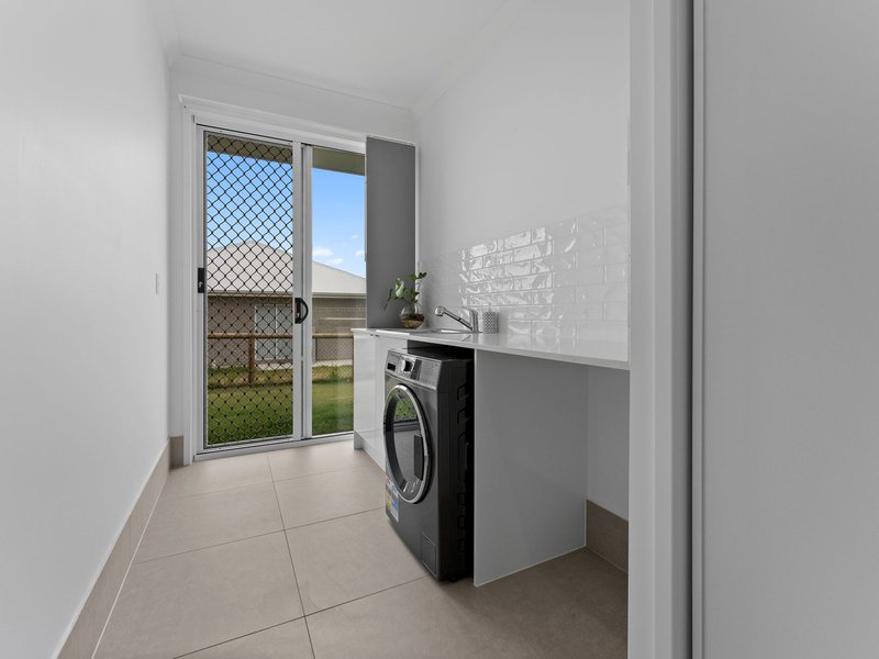 Photo - 87 Sundew Crescent, Kensington Grove QLD 4341 - Image 17