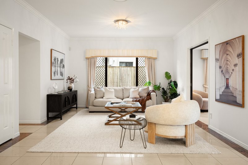 Photo - 87 The Parkway, Stretton QLD 4116 - Image 10