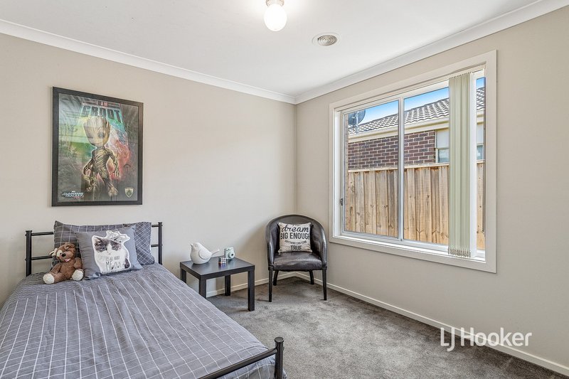 Photo - 87 Tristania Drive, Point Cook VIC 3030 - Image 13