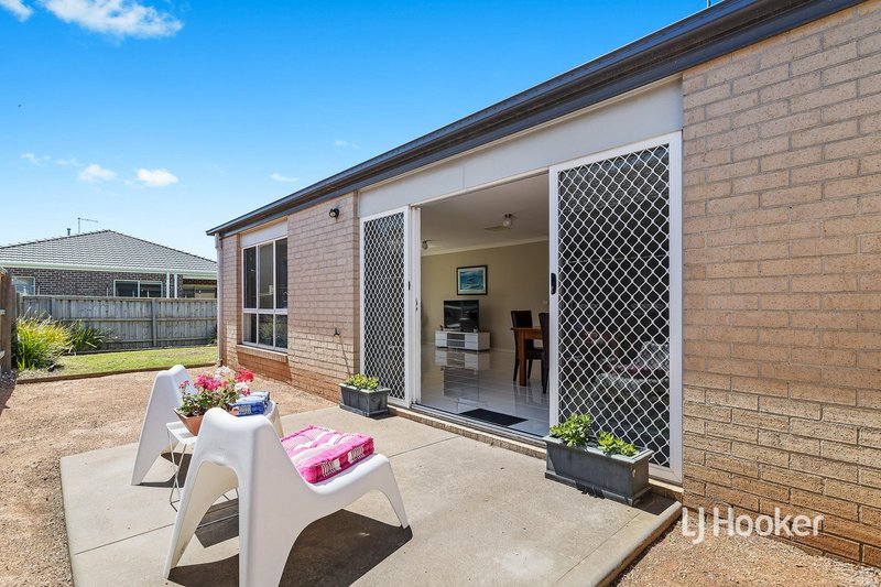 Photo - 87 Tristania Drive, Point Cook VIC 3030 - Image 16