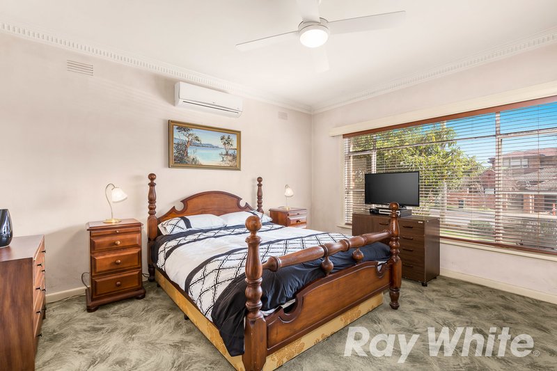 Photo - 87 Warrigal Road, Surrey Hills VIC 3127 - Image 4