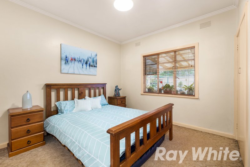 Photo - 87 Warrigal Road, Surrey Hills VIC 3127 - Image 5