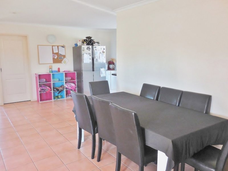 Photo - 87 Wattle Street, Point Vernon QLD 4655 - Image 7