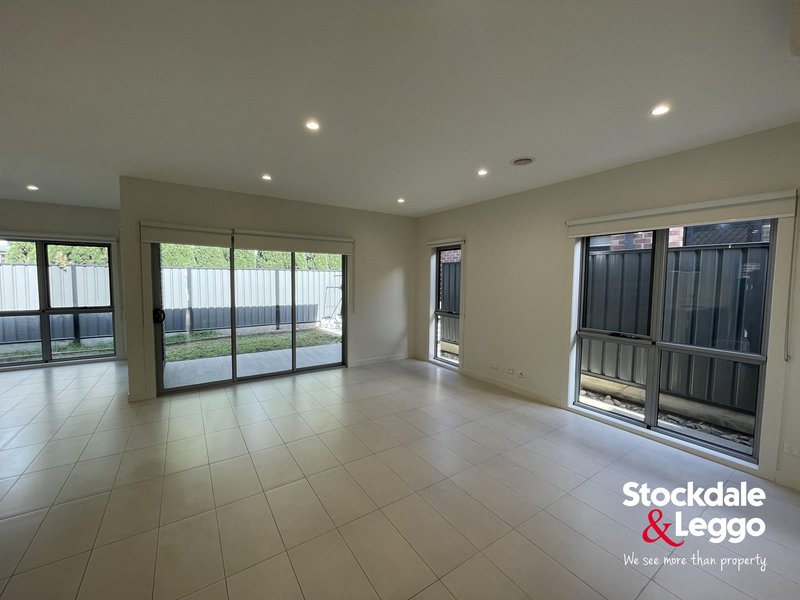 Photo - 87 Wattletree Street, Craigieburn VIC 3064 - Image 4