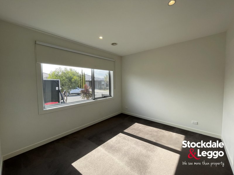 Photo - 87 Wattletree Street, Craigieburn VIC 3064 - Image 8