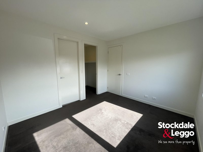 Photo - 87 Wattletree Street, Craigieburn VIC 3064 - Image 9