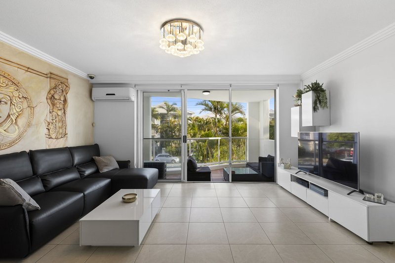 Photo - 8/7 Whiting Street, Labrador QLD 4215 - Image 1