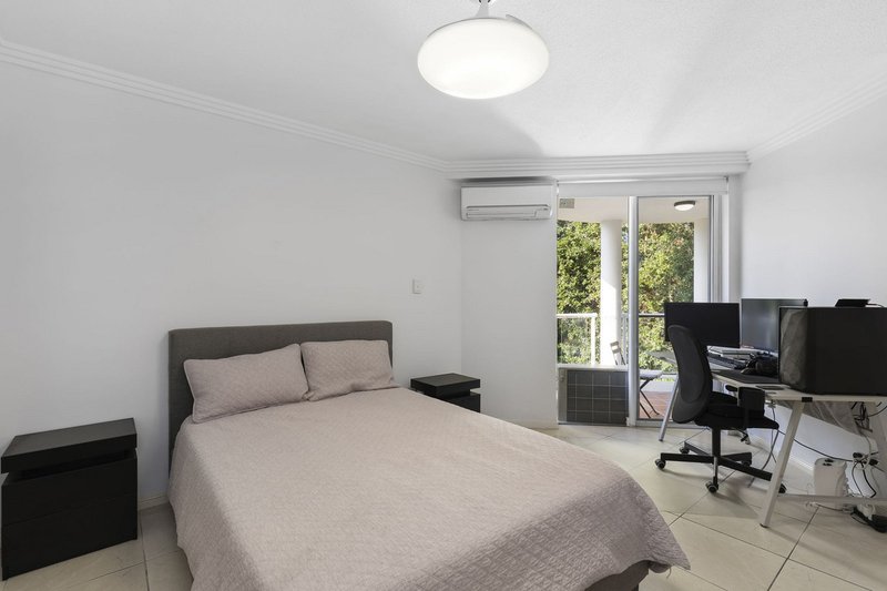 Photo - 8/7 Whiting Street, Labrador QLD 4215 - Image 2