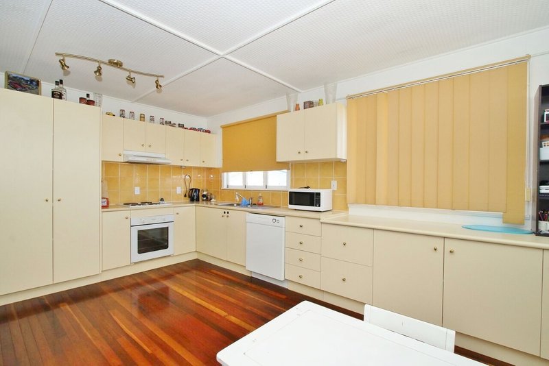 Photo - 87 Wildey Street, Raceview QLD 4305 - Image 3