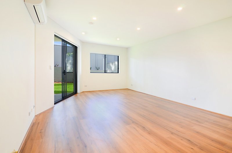 Photo - 8/71-75 Lawrence Street, Peakhurst NSW 2210 - Image 6