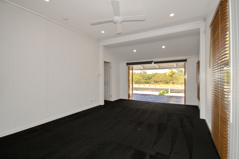 Photo - 871 Esplanade , Lota QLD 4179 - Image 6