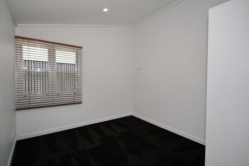 Photo - 871 Esplanade , Lota QLD 4179 - Image 13