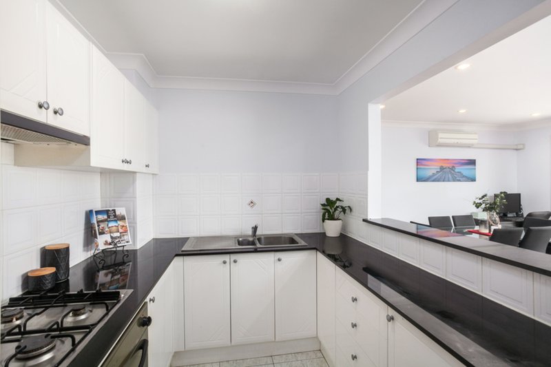 Photo - 8/71 Keira Street, Wollongong NSW 2500 - Image 2