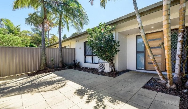 Photo - 8/71 Olsen Avenue, Labrador QLD 4215 - Image 2