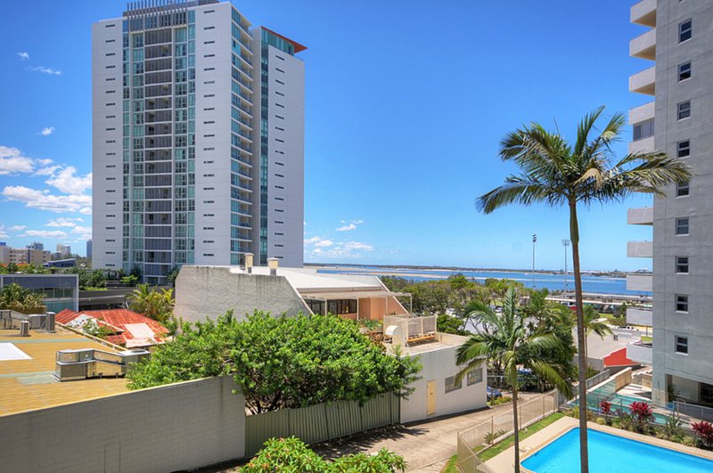 Photo - 8/72 Marine Parade, Southport QLD 4215 - Image 10