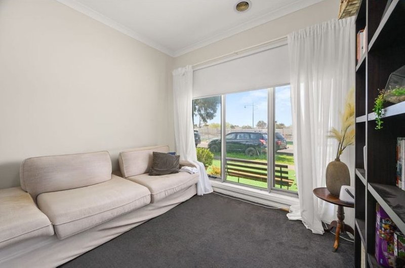 Photo - 872 Tarneit Road, Tarneit VIC 3029 - Image 4