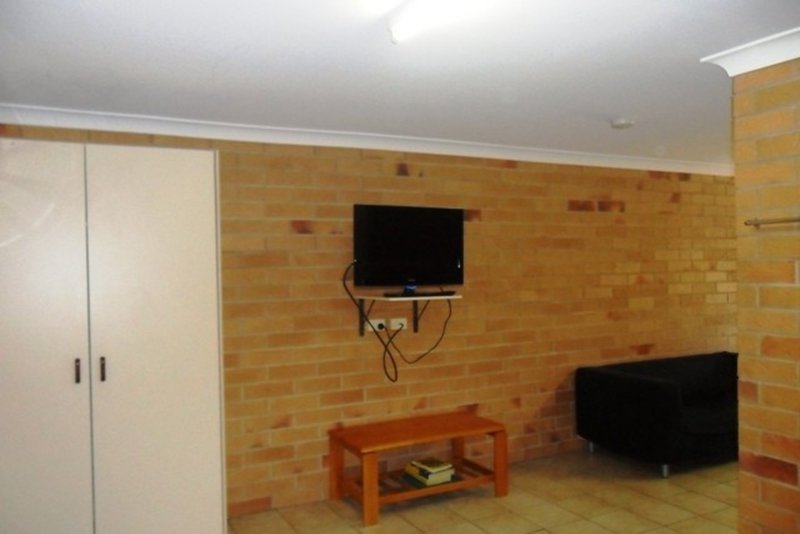 Photo - 8/73 Borilla Street (Rosebank) , Emerald QLD 4720 - Image 3