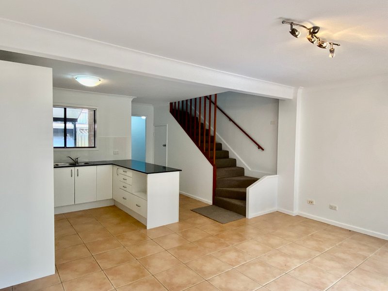 Photo - 8/73 Union Street, Cooks Hill NSW 2300 - Image 2