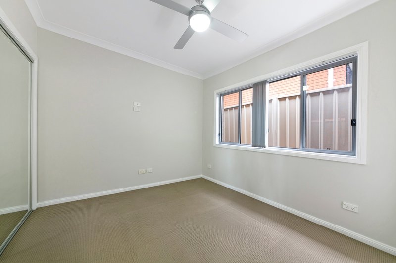 Photo - 8/73 Woodpark Road, Woodpark NSW 2164 - Image 4