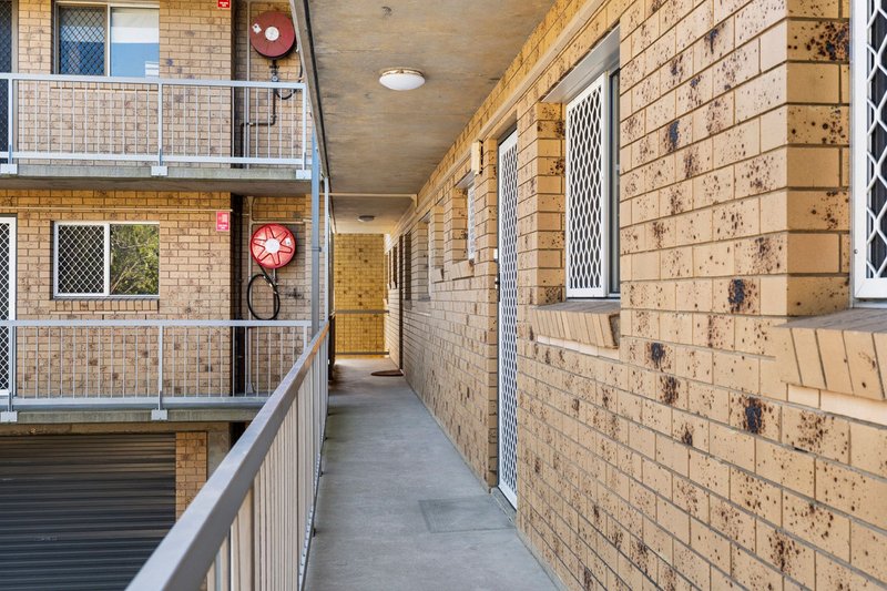 Photo - 8/75 Harold Street, Holland Park QLD 4121 - Image 13