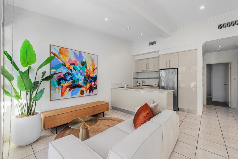 Photo - 8/76 Durham Street, St Lucia QLD 4067 - Image 5