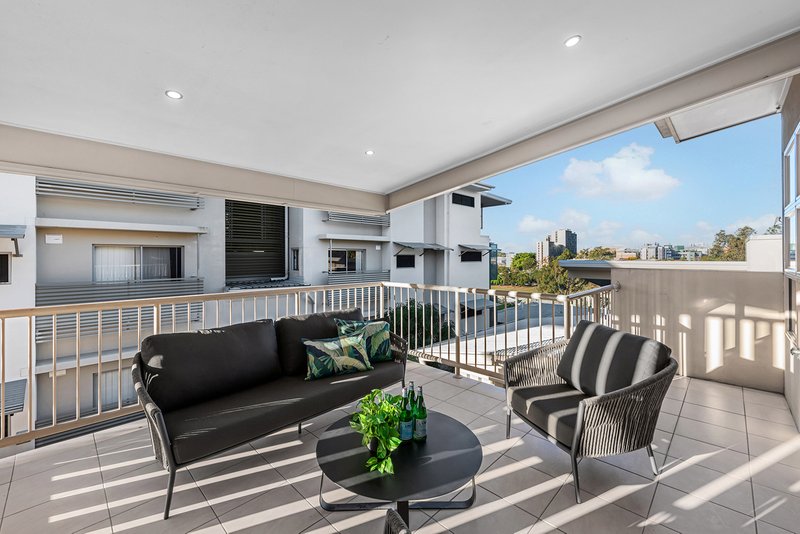 Photo - 8/76 Durham Street, St Lucia QLD 4067 - Image 6