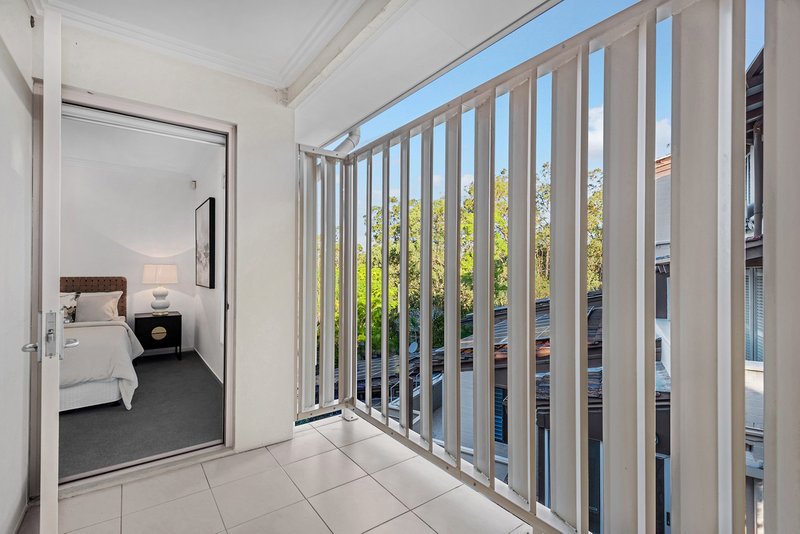 Photo - 8/76 Durham Street, St Lucia QLD 4067 - Image 13