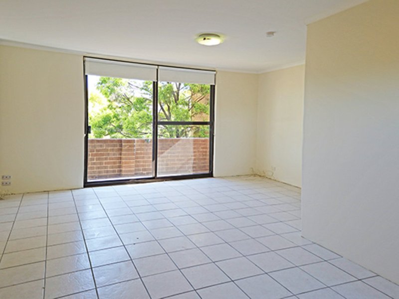 Photo - 8/77-81 Saddington Street, St Marys NSW 2760 - Image 3