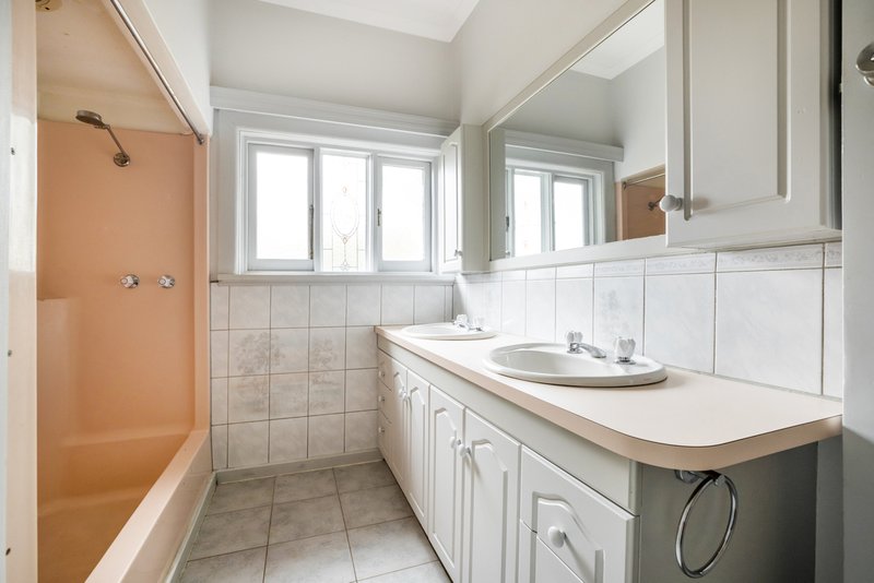 Photo - 878 Mountain Highway, Bayswater VIC 3153 - Image 5