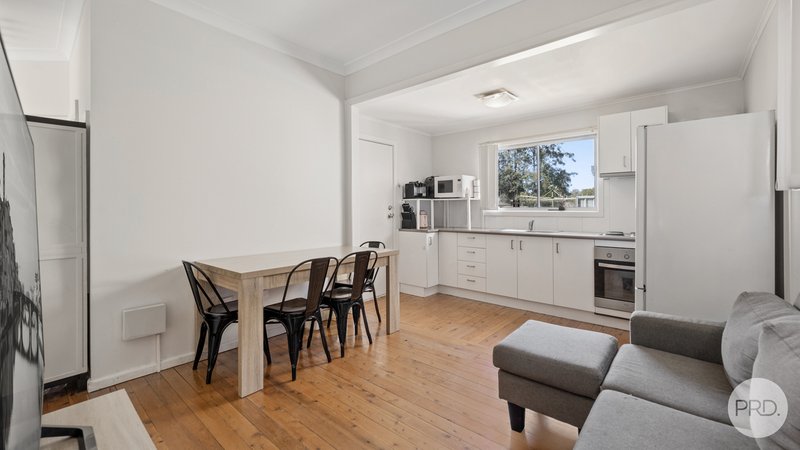 Photo - 88 & 88A Eton Road, Cambridge Park NSW 2747 - Image 4