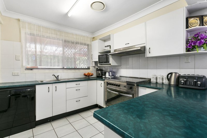 Photo - 88 Allbutt Street, Kuraby QLD 4112 - Image 2