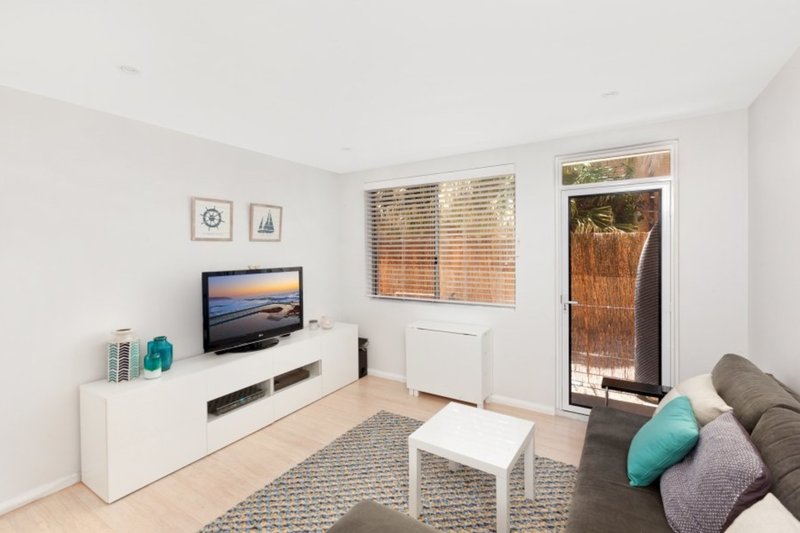 Photo - 8/8 Avon Road, Dee Why NSW 2099 - Image 3