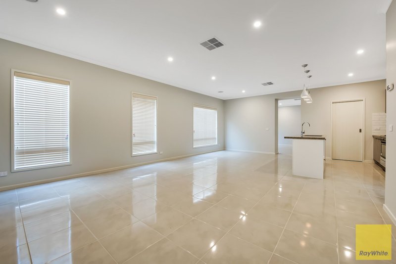 Photo - 88 Bandicoot Loop, Tarneit VIC 3029 - Image 10