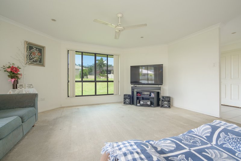 Photo - 88 Col Brown Avenue, Clinton QLD 4680 - Image 4