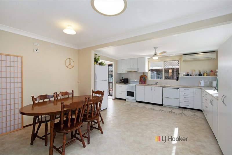 Photo - 88 Coonanga Avenue, Halekulani NSW 2262 - Image 5