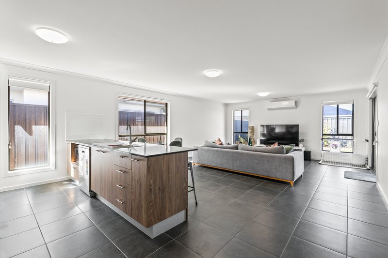 Photo - 88 Correa Street, Munno Para SA 5115 - Image 3