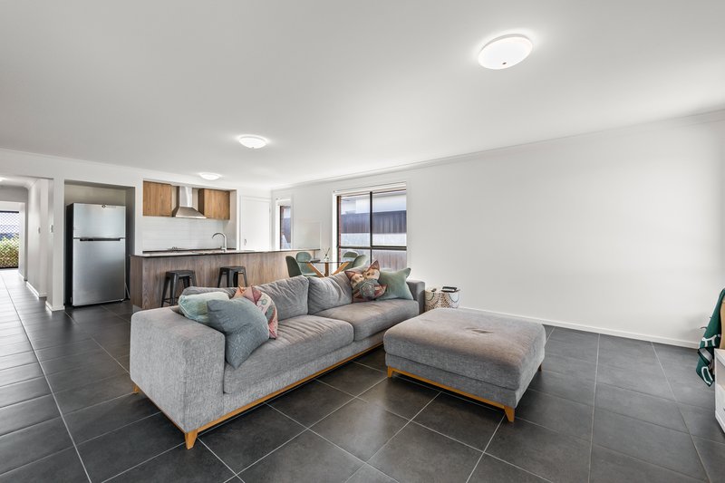 Photo - 88 Correa Street, Munno Para SA 5115 - Image 7