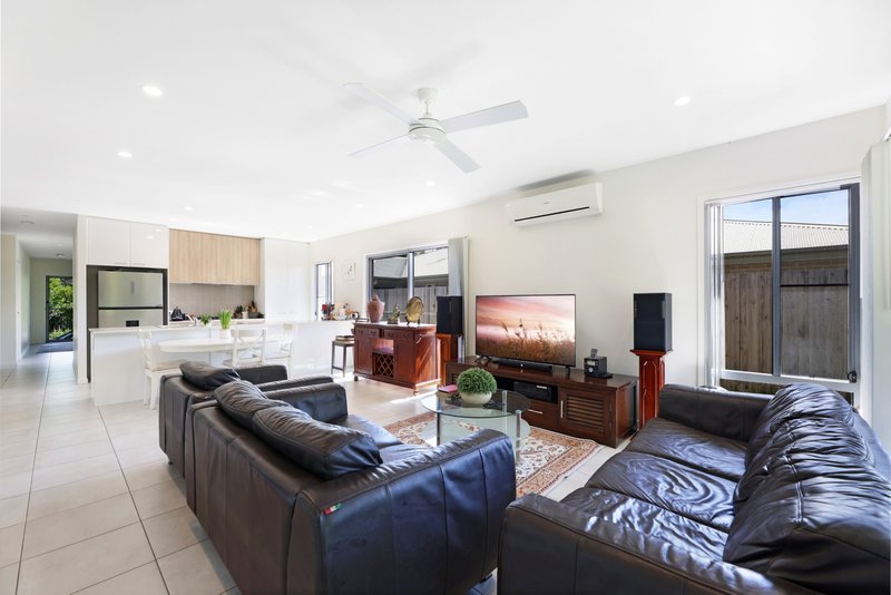 Photo - 88 Edwardson Drive, Coomera QLD 4209 - Image 2