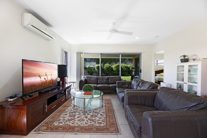 Photo - 88 Edwardson Drive, Coomera QLD 4209 - Image 3