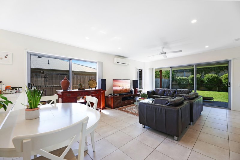 Photo - 88 Edwardson Drive, Coomera QLD 4209 - Image 4